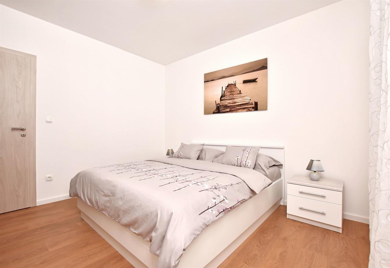 Apartment Dora Duce Ngoại thất bức ảnh