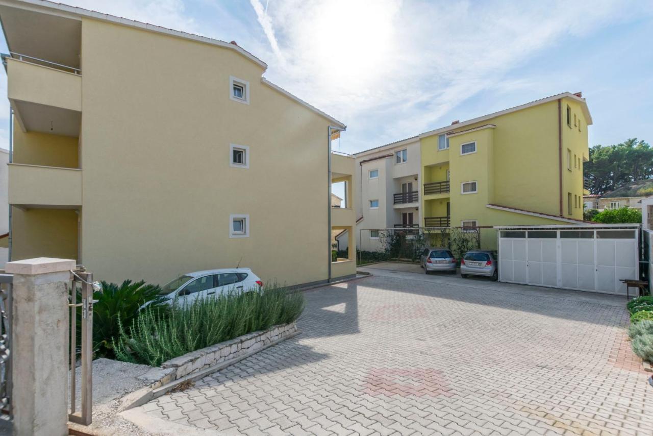 Apartment Dora Duce Ngoại thất bức ảnh